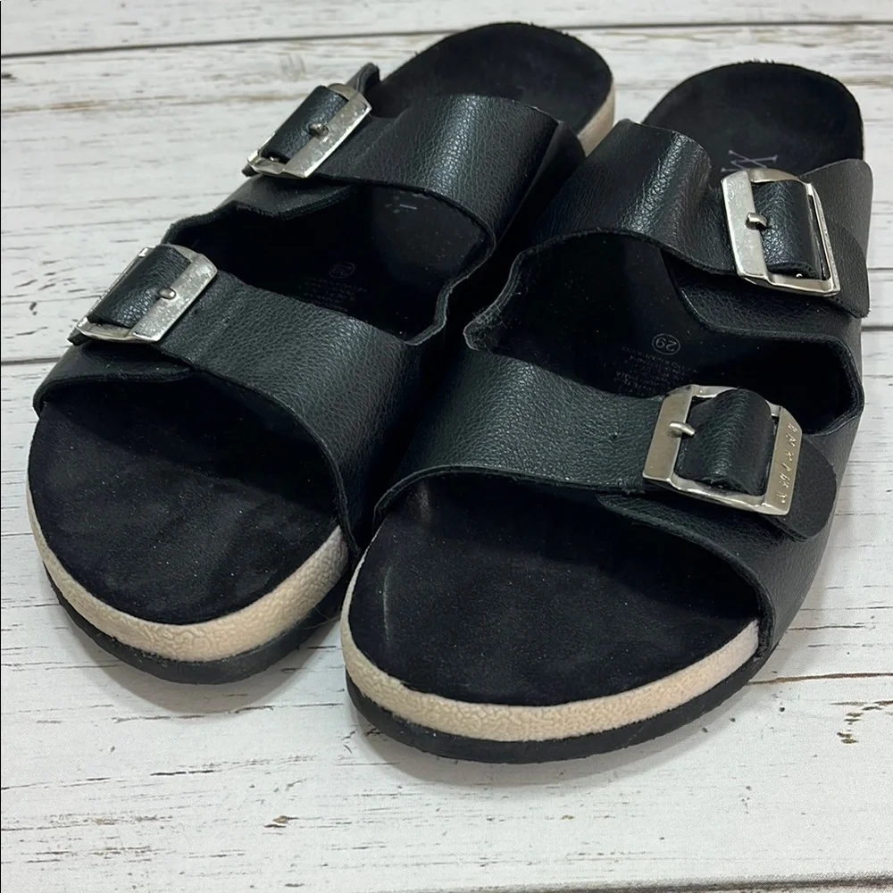 Like New Amani Black and Silver Sandals with Anatomical Footbed